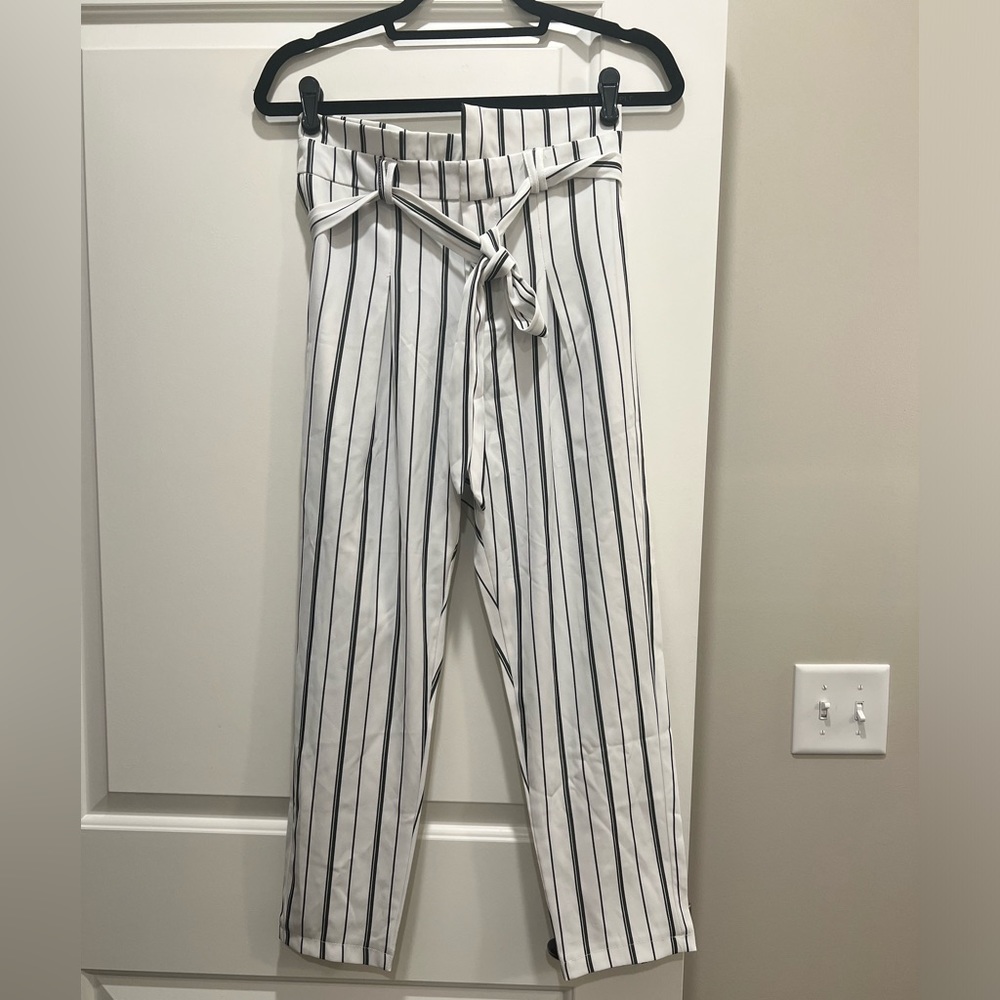Unworn venti6 paperbag style pants